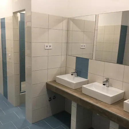 Backpackers Hostel *