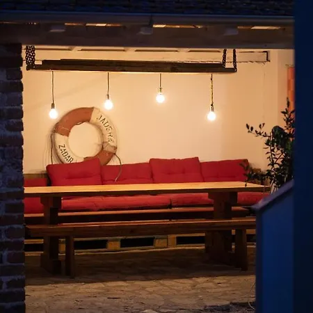 ホステル Backpackers *