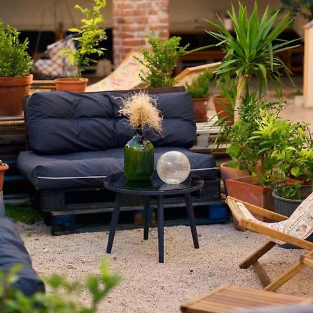 Backpackers ホステル *