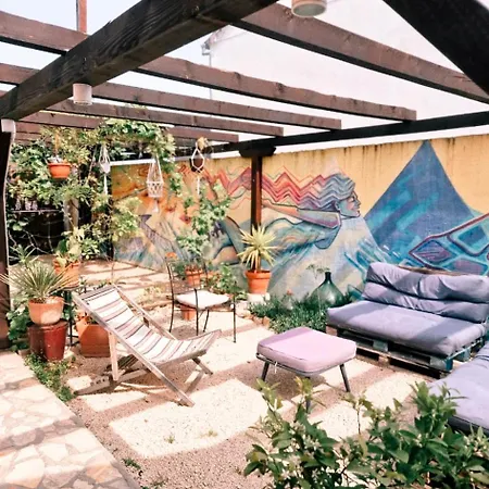 Backpackers Hostel *