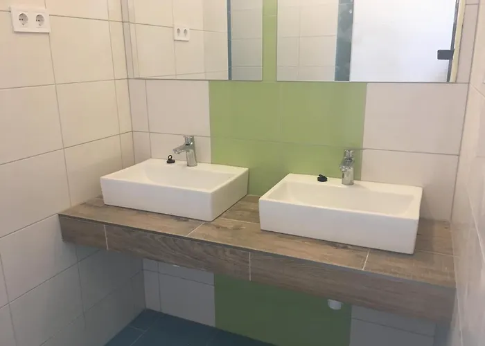 旅馆 Backpackers *