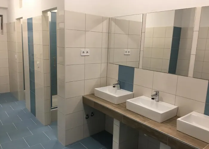 Backpackers 旅馆 *