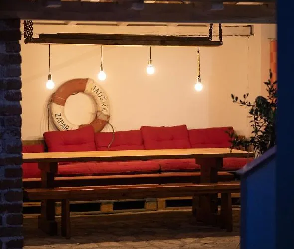 旅馆 Backpackers *